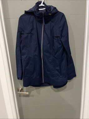 Women’s Lululemon Fo Drizzle Rain Jacket size 10